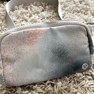 🍋 Lululemon Everywhere Belt Bag NWT